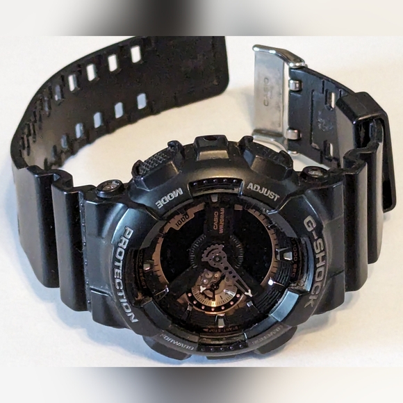 G-SHOCK GA110RG-1A Mens Watch - Picture 4 of 6